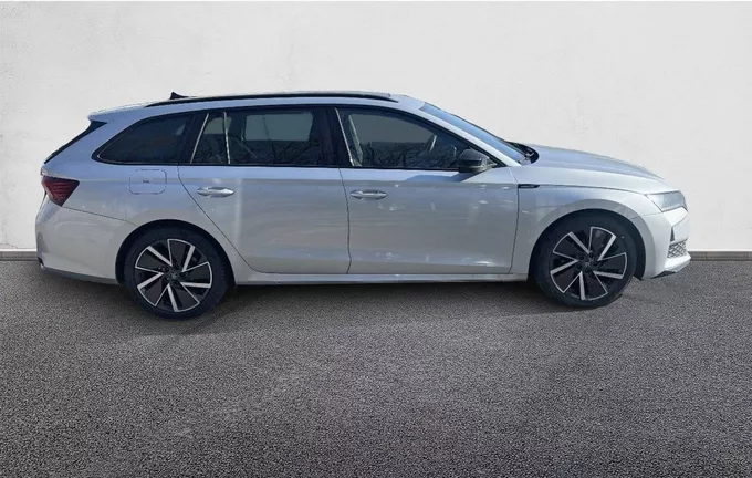 SKODA OCTAVIA Combi 1.5 TSI Hybrid 150 ch ACT DSG7 Sportline extérieur côté droit 2125561