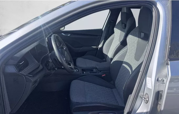 SKODA OCTAVIA Combi 1.5 TSI Hybrid 150 ch ACT DSG7 Sportline extérieur trois quart arrière droit 2125561