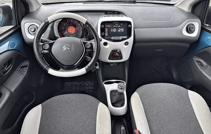 CITROEN C1 VTi 72 S&S Millenium extérieur côté gauche 945742