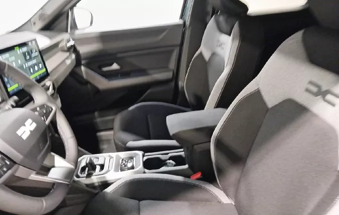 DACIA DUSTER Hybrid-G 150 4x4 Journey photo 11 946187