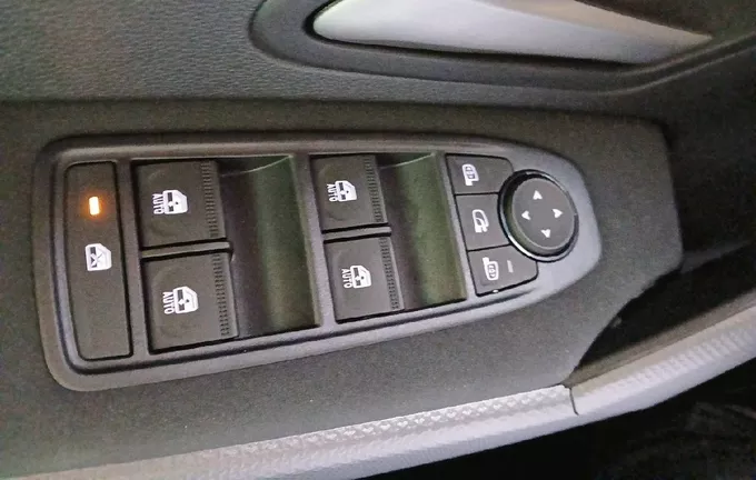 DACIA DUSTER Hybrid-G 150 4x4 Journey photo 19 946187