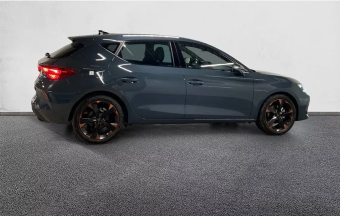 CUPRA LEON 1.5 eTSI 150 ch DSG7 V extérieur côté droit 2124749