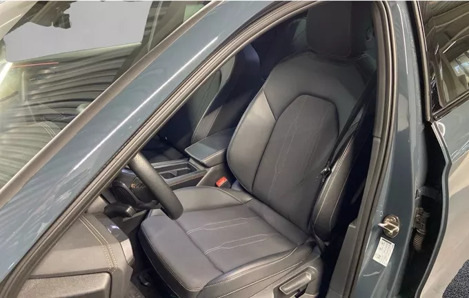 CUPRA LEON 1.5 eTSI 150 ch DSG7 V extérieur trois quart arrière droit 2124749