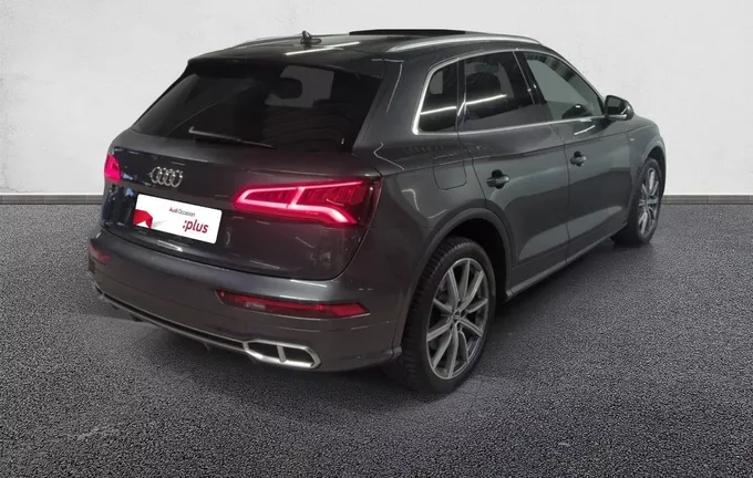 AUDI Q5 55 TFSI e 367 S tronic 7 Quattro PACK SLINE EXTERIEUR extérieur trois quart arrière droit 2124809