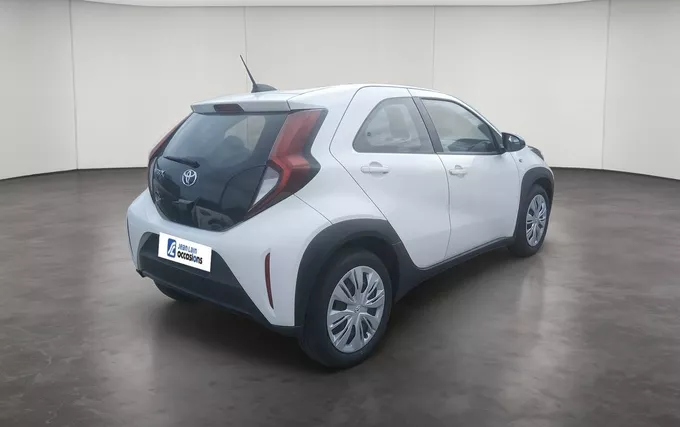 TOYOTA AYGO X 1.0 VVT-i 72 Dynamic extérieur trois quart arrière droit 1103931