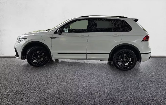 VOLKSWAGEN TIGUAN 1.4 eHybrid 245ch DSG6 R-Line extérieur trois quart arrière gauche 560439