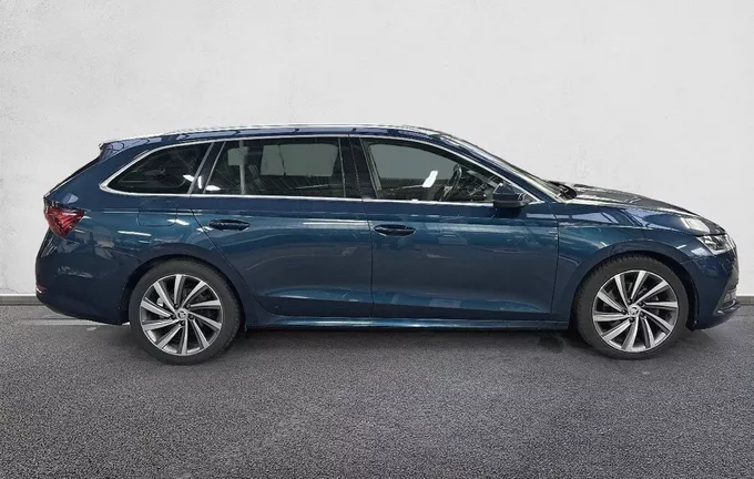 SKODA OCTAVIA Combi 2.0 TDI 150 ch DSG7 4x4 Style extérieur côté droit 213747