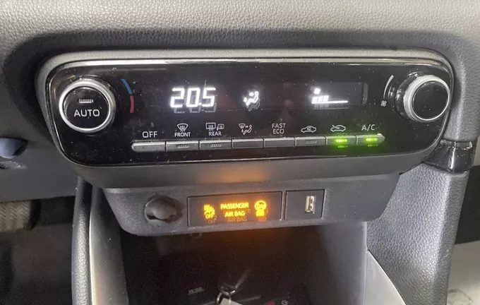 TOYOTA YARIS Hybride 116h Dynamic photo 14 1103565