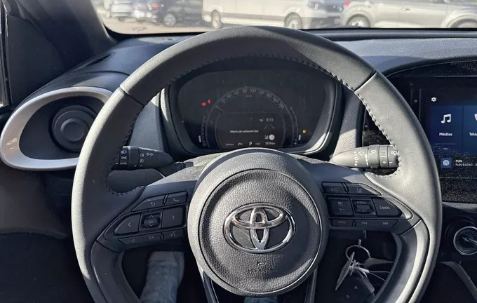 TOYOTA AYGO X 1.0 VVT-i 72 S-CVT Air Design photo 12 1103398