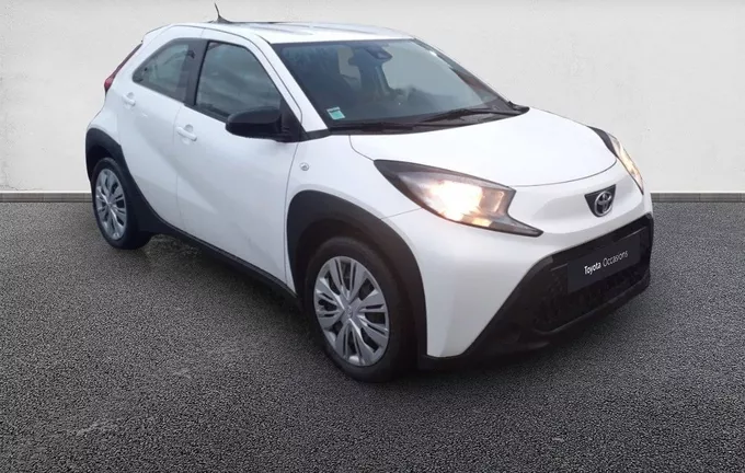 TOYOTA AYGO X 1.0 VVT-i 72 Dynamic extérieur trois quart avant droit 1103012