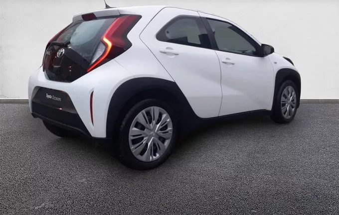 TOYOTA AYGO X 1.0 VVT-i 72 Dynamic extérieur trois quart arrière droit 1103012