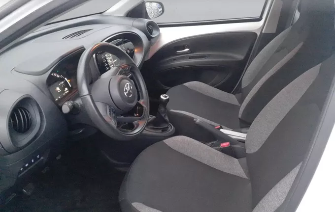 TOYOTA AYGO X 1.0 VVT-i 72 Dynamic photo 11 1103012