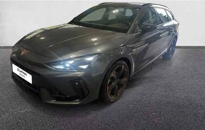 CUPRA LEON Sportstourer 1.5 eTSI Hybrid 150 ch DSG7 V extérieur trois quart avant gauche 2133320