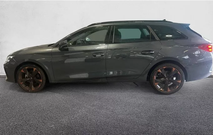 CUPRA LEON Sportstourer 1.5 eTSI Hybrid 150 ch DSG7 V extérieur trois quart arrière gauche 2133320