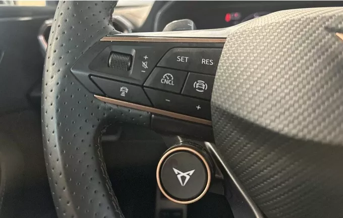 CUPRA LEON Sportstourer 1.5 eTSI Hybrid 150 ch DSG7 V photo 18 2133320