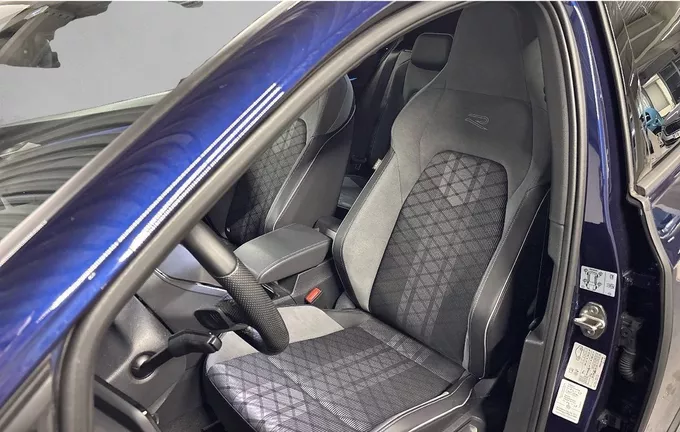 VOLKSWAGEN GOLF 2.0 TDI SCR 150 DSG7 R-Line extérieur trois quart arrière droit 2129290