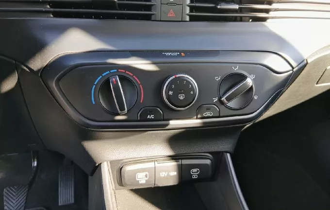 HYUNDAI I20 1.2 79 Initia photo 14 13355