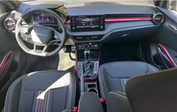 SKODA FABIA 1.0 TSI 116 ch EVO 2 DSG7 Monte-Carlo extérieur trois quart avant droit 2126521