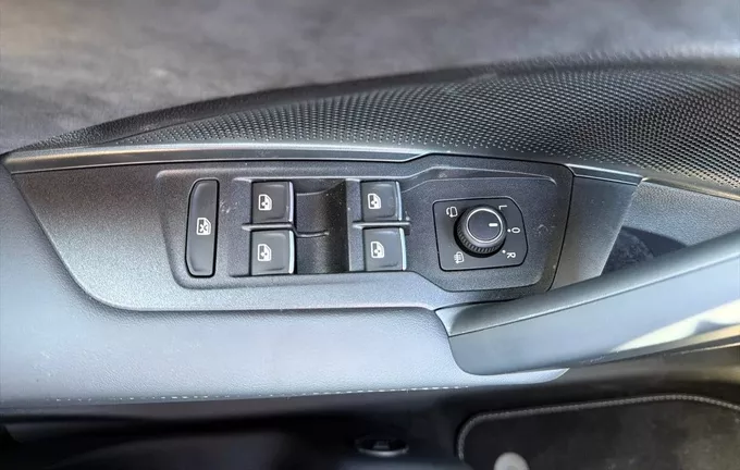 VOLKSWAGEN TIGUAN 2.0 TDI 150ch DSG7 R-Line Edition photo 20 1853