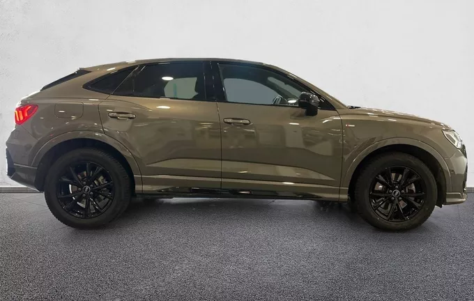 AUDI Q3 Sportback 45 TFSIe 245 ch S tronic 6 S line extérieur côté droit 2131604