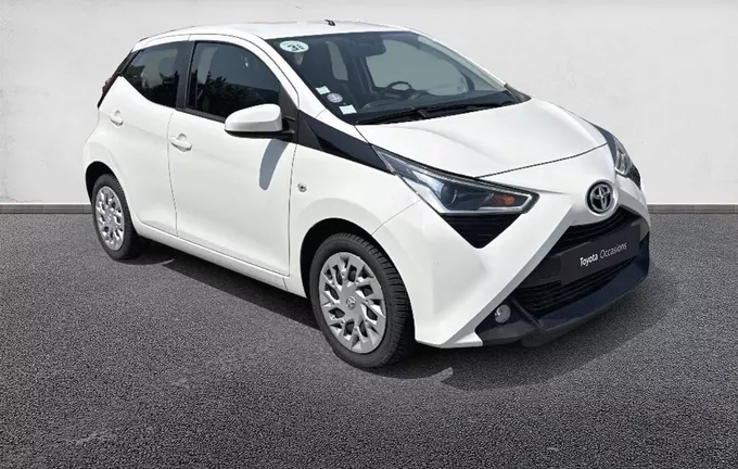 TOYOTA AYGO 1.0 VVT-i x-play extérieur trois quart avant droit 1103714