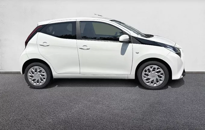 TOYOTA AYGO 1.0 VVT-i x-play extérieur côté droit 1103714