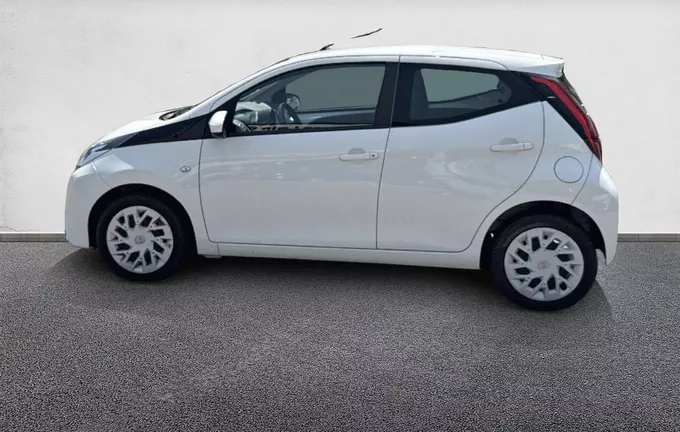 TOYOTA AYGO 1.0 VVT-i x-play extérieur côté gauche 1103714
