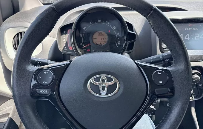 TOYOTA AYGO 1.0 VVT-i x-play photo 12 1103714