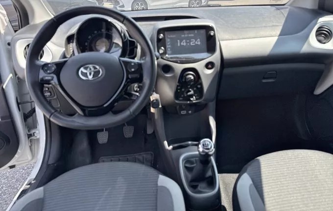 TOYOTA AYGO 1.0 VVT-i x-play photo 18 1103714