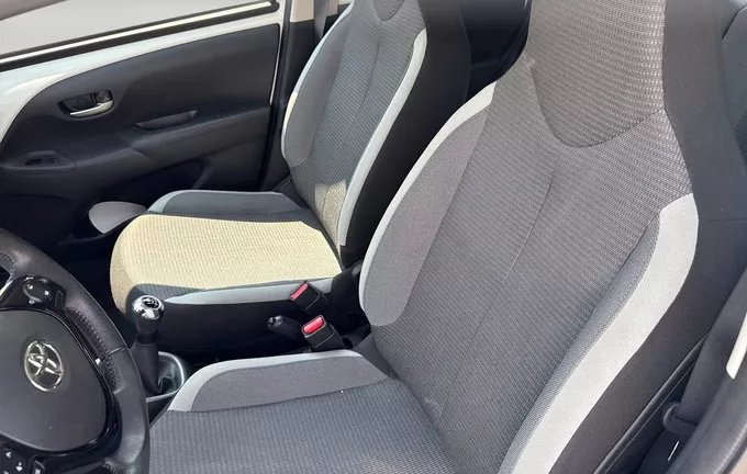 TOYOTA AYGO 1.0 VVT-i x-play photo 20 1103714