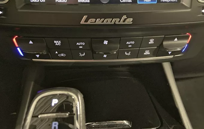 MASERATI LEVANTE 3.0 V6 Bi-Turbo 350 Q4 GranSport photo 14 2120190