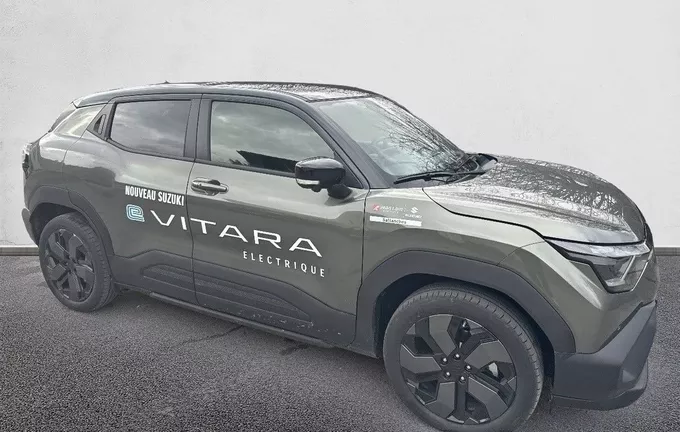 SUZUKI VITARA ELECTRIQUE e Vitara 61 kWh AllGrip Style extérieur trois quart avant droit 766693