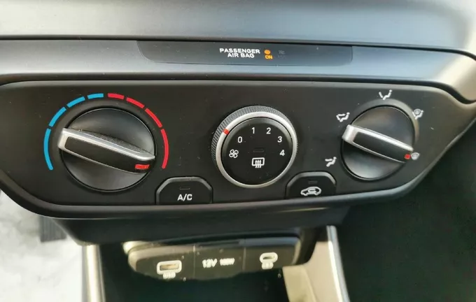 HYUNDAI I20 1.2 79 Initia photo 14 13588