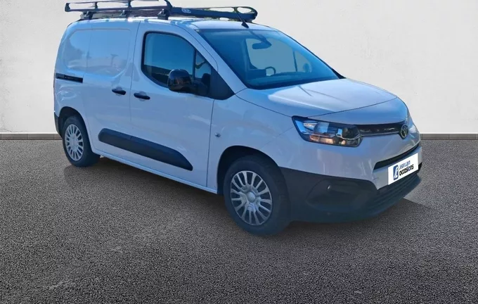 TOYOTA PROACE CITY MEDIUM 1.5L 100 D-4D BVM5 DYNAMIC extérieur trois quart avant droit 1103928