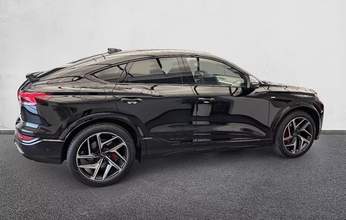 AUDI Q6 E-TRON SPORTBACK 428 ch 100 kWh quattro Competition extérieur côté droit 5622