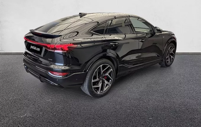 AUDI Q6 E-TRON SPORTBACK 428 ch 100 kWh quattro Competition extérieur trois quart arrière droit 5622