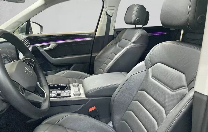 VOLKSWAGEN TOUAREG 3.0 V6 eHybrid 381ch Tiptronic 8 4Motion Elegance extérieur trois quart arrière droit 2129507