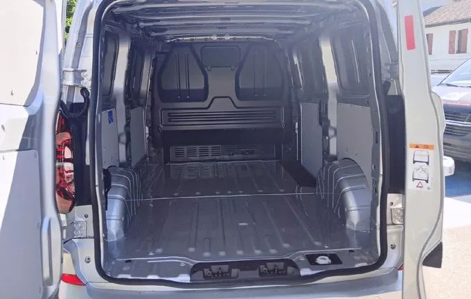 VOLKSWAGEN UTILITAIRES TRANSPORTER VAN L1H1 2.0 TDI 150 BVA8 4MOTION BUSINESS photo 10 7238