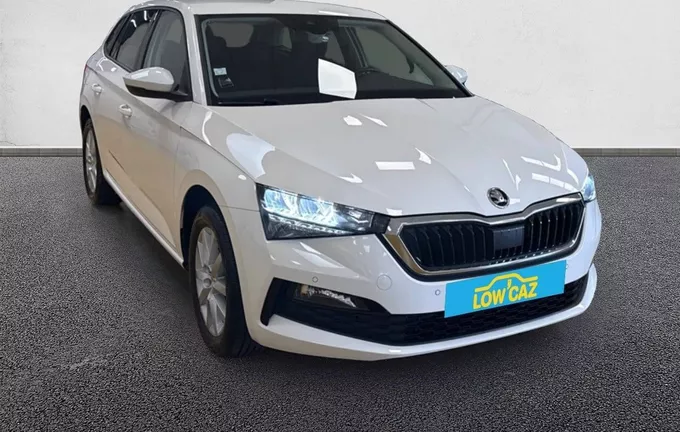 SKODA SCALA 1.0 TSI 116 ch DSG7 Business extérieur trois quart avant droit 213217