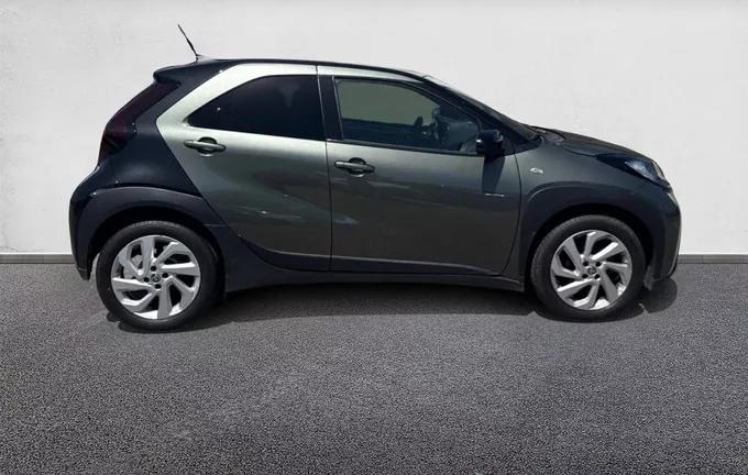 TOYOTA AYGO X 1.0 VVT-i 72 S-CVT Design extérieur côté droit 1103489