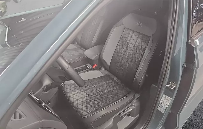 VOLKSWAGEN T-ROC 1.5 TSI EVO2 150 Start/Stop DSG7 R-Line Edition extérieur trois quart arrière droit 2125663