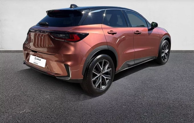 LEXUS LBX 2WD Emotion extérieur trois quart arrière droit 1103749