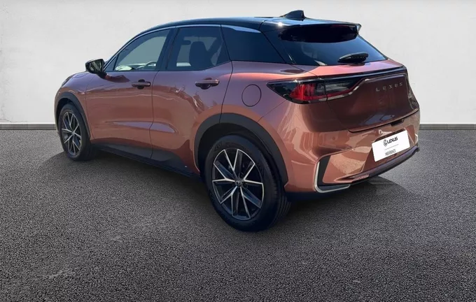 LEXUS LBX 2WD Emotion extérieur trois quart arrière gauche 1103749