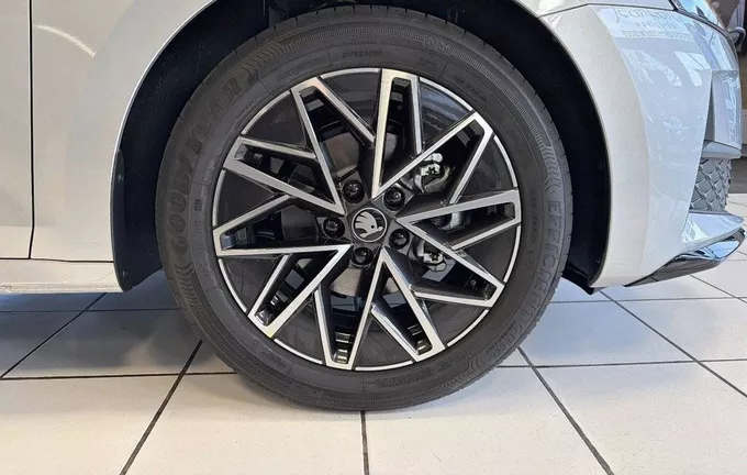 SKODA OCTAVIA Combi 1.5 TSI Hybrid 150 ch ACT DSG7 Sportline photo 9 0655