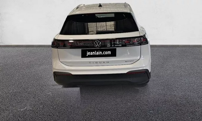 VOLKSWAGEN TIGUAN 1.5 eHybrid 204ch DSG6 VW Edition extérieur arrière 5342