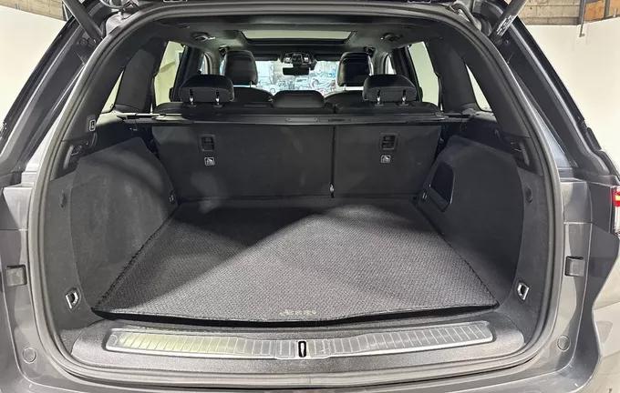 JEEP GRAND CHEROKEE 4xe 2.0 T 380 ch PHEV 4x4 BVA8 Summit Reserve extérieur côté gauche 945362