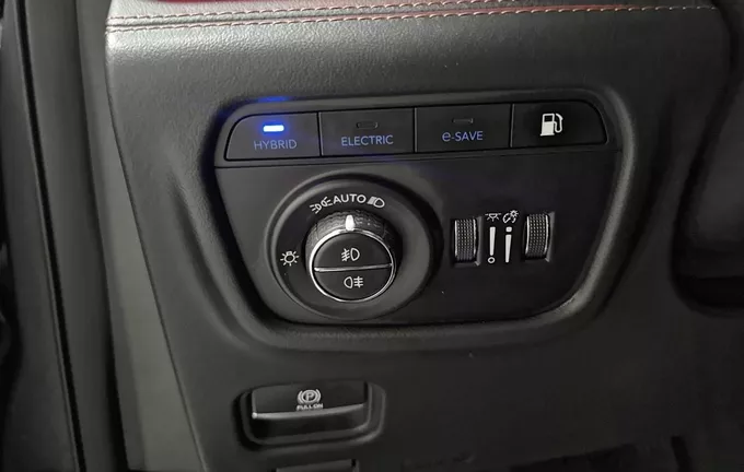 JEEP GRAND CHEROKEE 4xe 2.0 T 380 ch PHEV 4x4 BVA8 Summit Reserve photo 24 945362