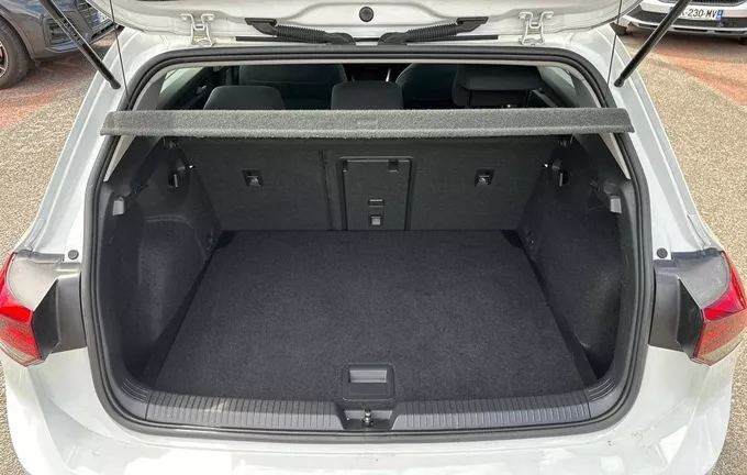 VOLKSWAGEN GOLF 1.5 eTSI OPF 130 DSG7 Life Business photo 10 560741