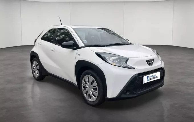 TOYOTA AYGO X 1.0 VVT-i 72 Dynamic extérieur trois quart avant droit 1104058