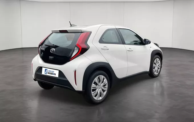 TOYOTA AYGO X 1.0 VVT-i 72 Dynamic extérieur trois quart arrière droit 1104058